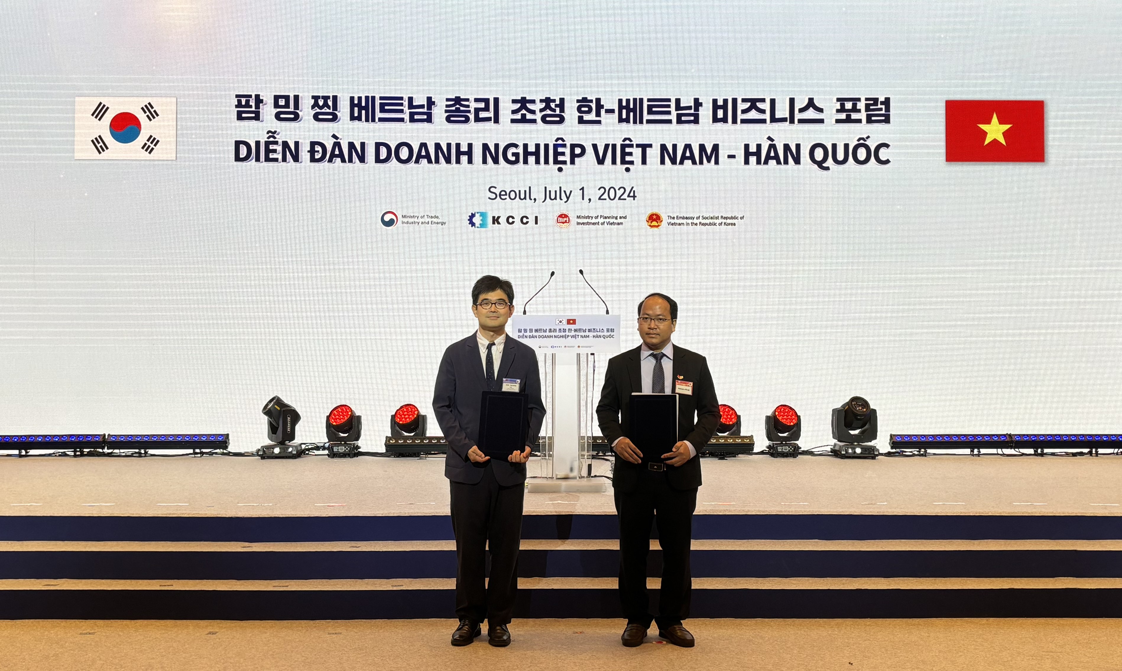 반도체공동연구소-베트남 국가혁신센터, 업무협약 체결 사진