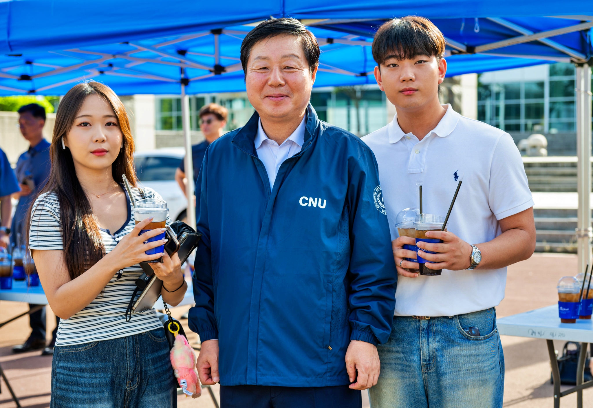 “재학생 여러분의 힘찬 새 학기를 응원합니다” 사진